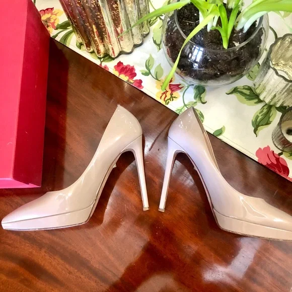 Authentic Valentino Garavani Iconic Nude pump’s - Picture 7 of 8